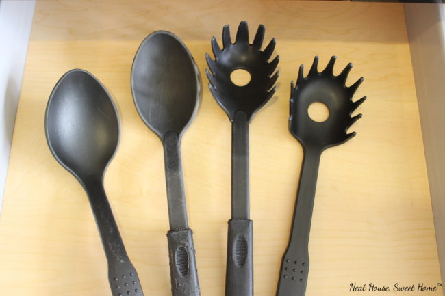 Declutter, sort and organize your kitchen utensils and say goodbye to the tangled mess.