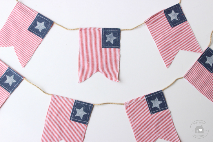 How to make a fabric patriotic bunting banner. Free PDF pattern.