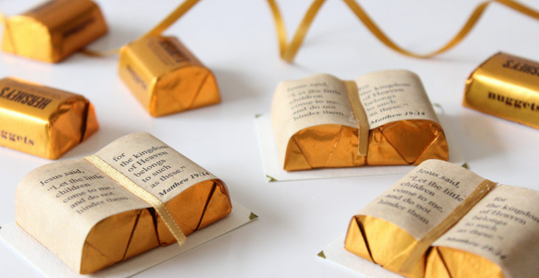 How to make the cutest chocolate bibles with Hershey's nuggets.