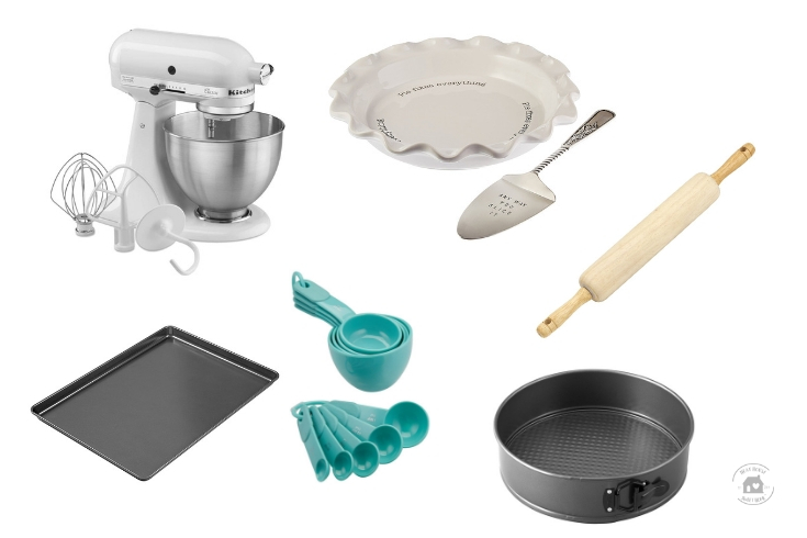 Prepare and host the best homemade Thanksgiving dinner with this list of 25 must-have Thanksgiving cooking tools. 