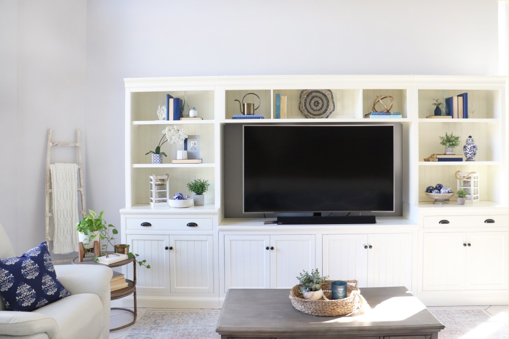 7 Essential Elements for Decorating Shelves